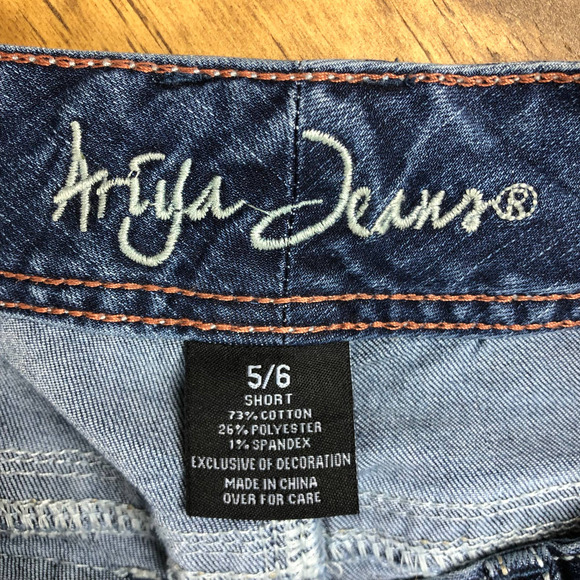 Ariya Womens Jeans Blue Whiskered Bootcut Embroidered Stretch Size 5 Short - Picture 9 of 10